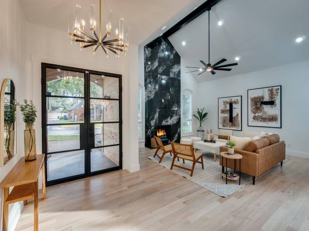 Dallas, TX 75287,4336 Hollow Oak Drive