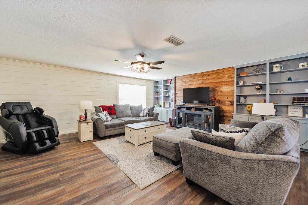 Bowie, TX 76230,513 Patterson Street