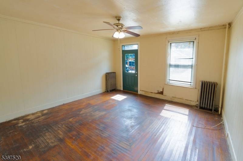 Lambertville City, NJ 08530,56-58 N Main St