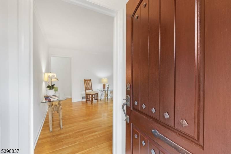 Madison Boro, NJ 07940,17 Overhill Dr