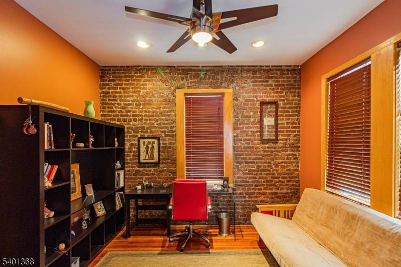 Cliffside Park Boro, NJ 07010,152 Pine St