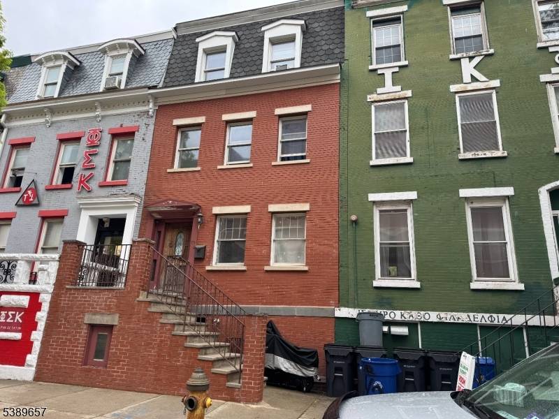 Newark City, NJ 07102,279 Dr Martin Luther King J