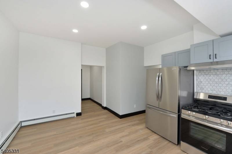 Passaic City, NJ 07055,73 Lafayette Ave