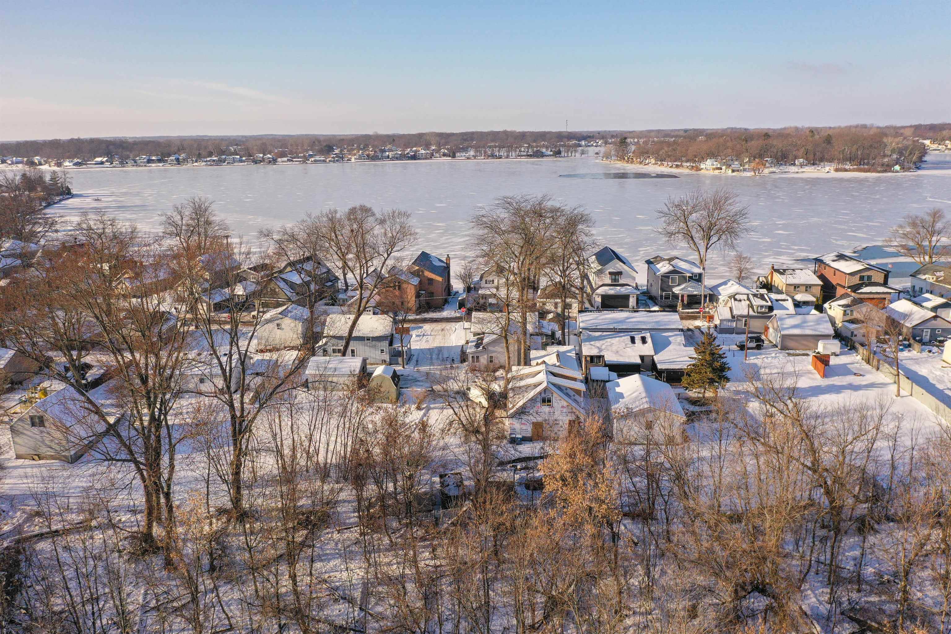 Fenton, MI 48430,2040 Linden ST