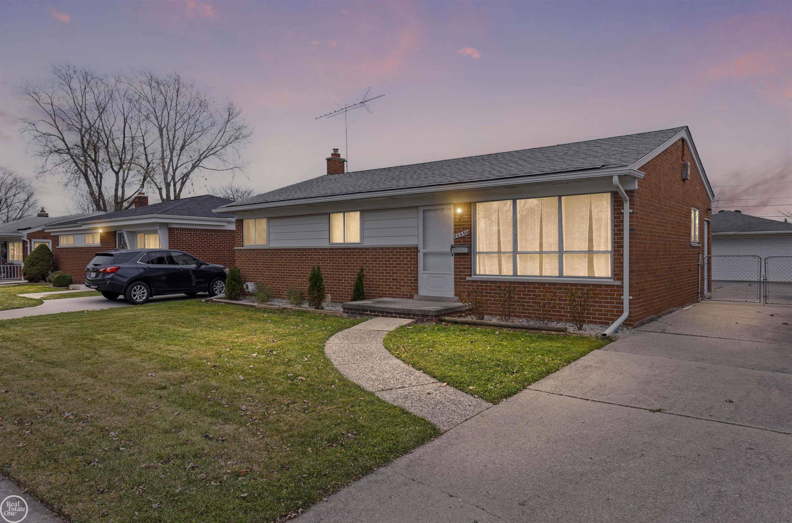 Eastpointe, MI 48021,16850 MAY ST