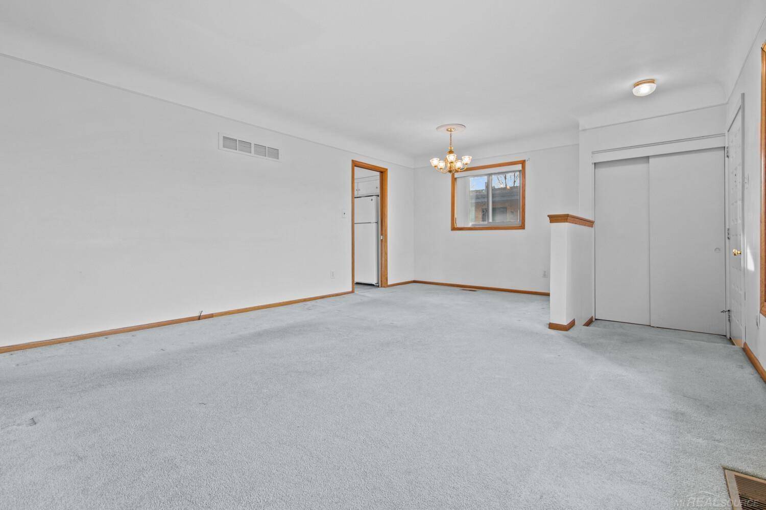 Saint Clair Shores, MI 48082,21518 Briarcliff ST