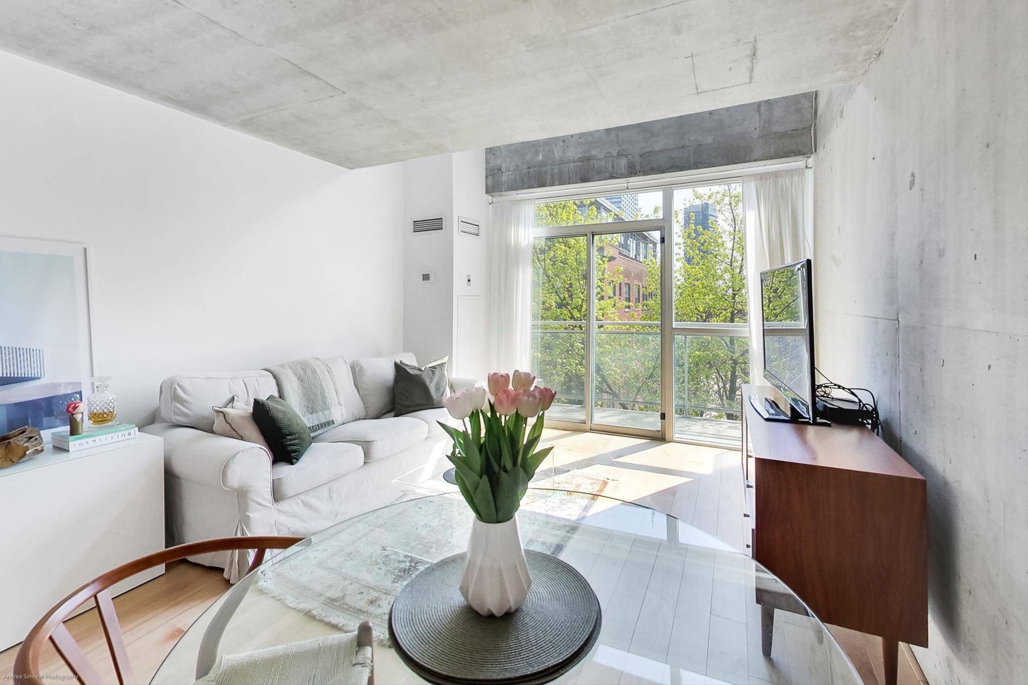 Toronto C01, ON M6K 3L9,954 King ST #511