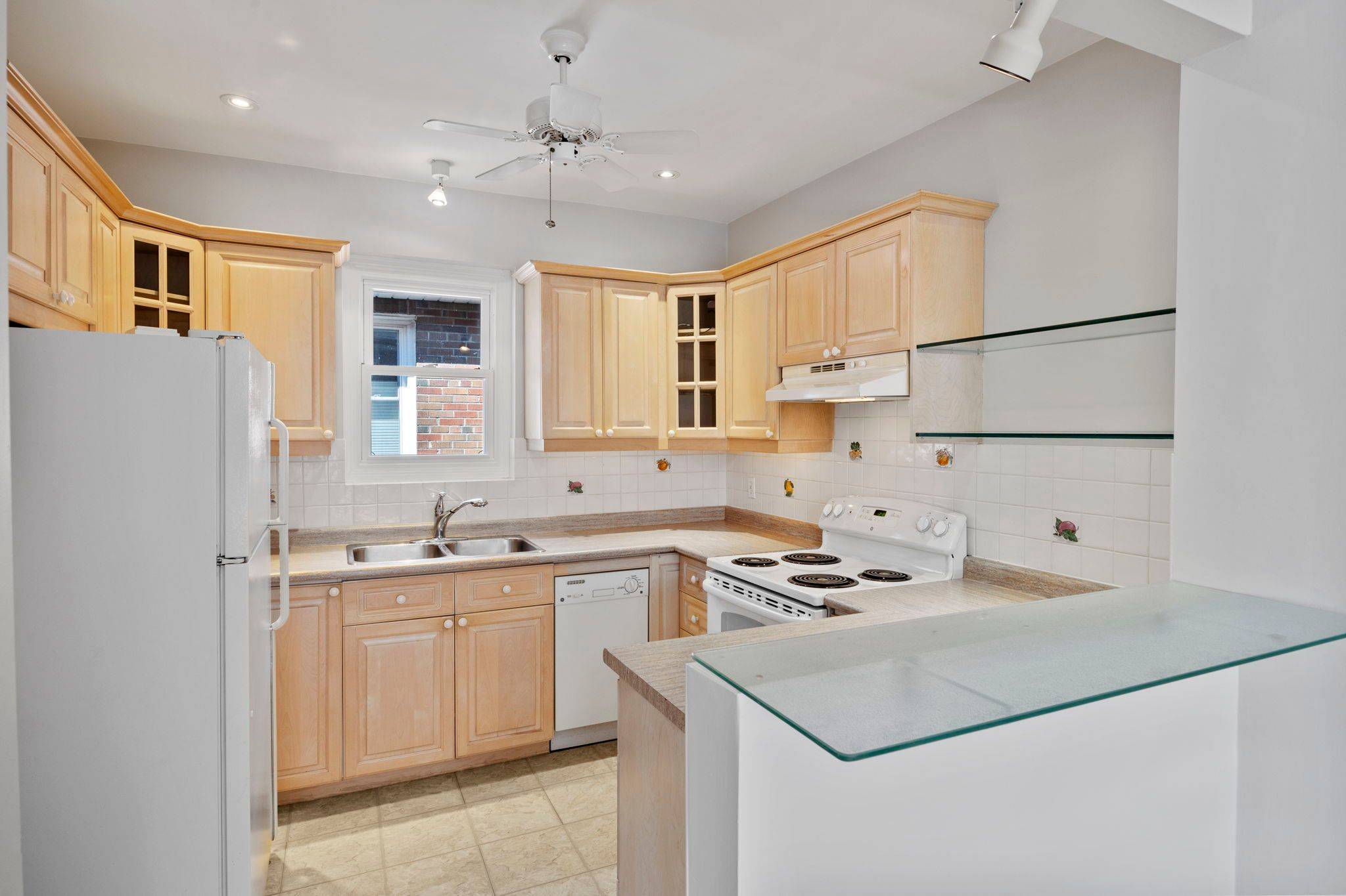 Toronto C03, ON M5P 2L2,26 Braemar AVE #Upper Floor