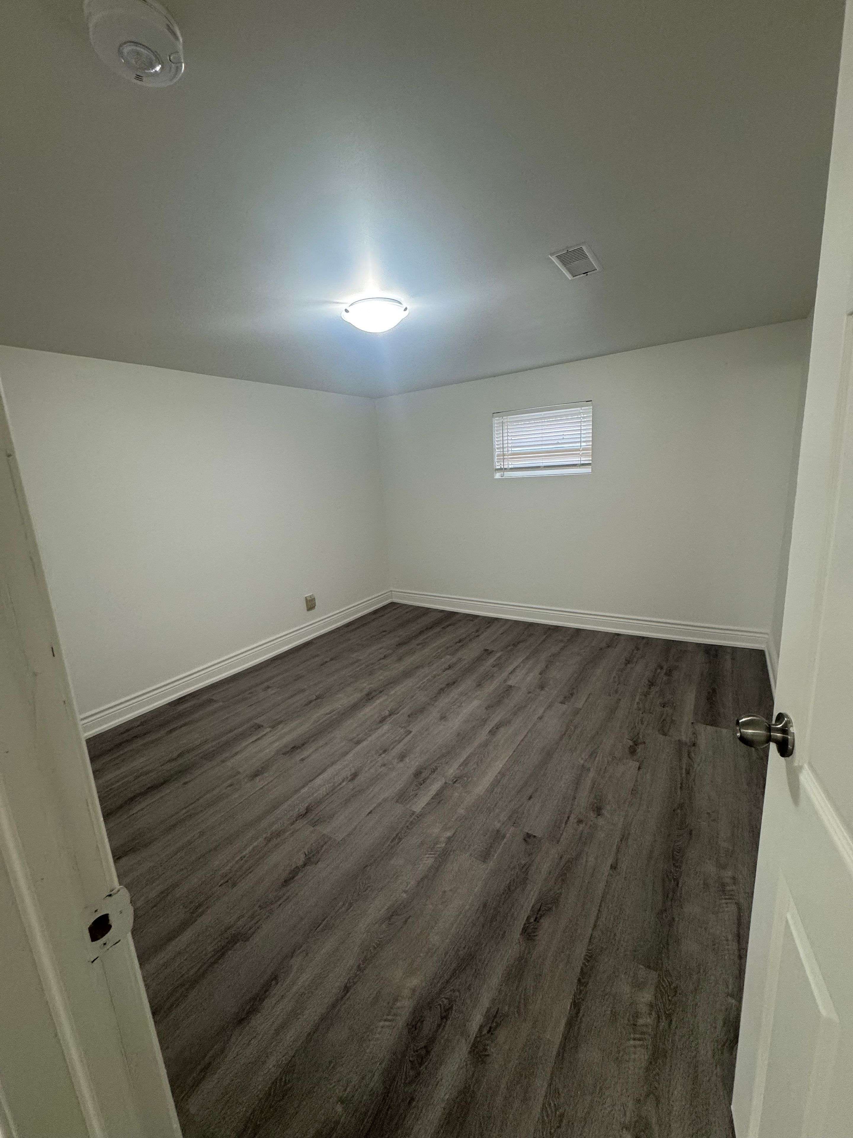 Pickering, ON L1W 1H3,856 Krosno BLVD #Lower Unit