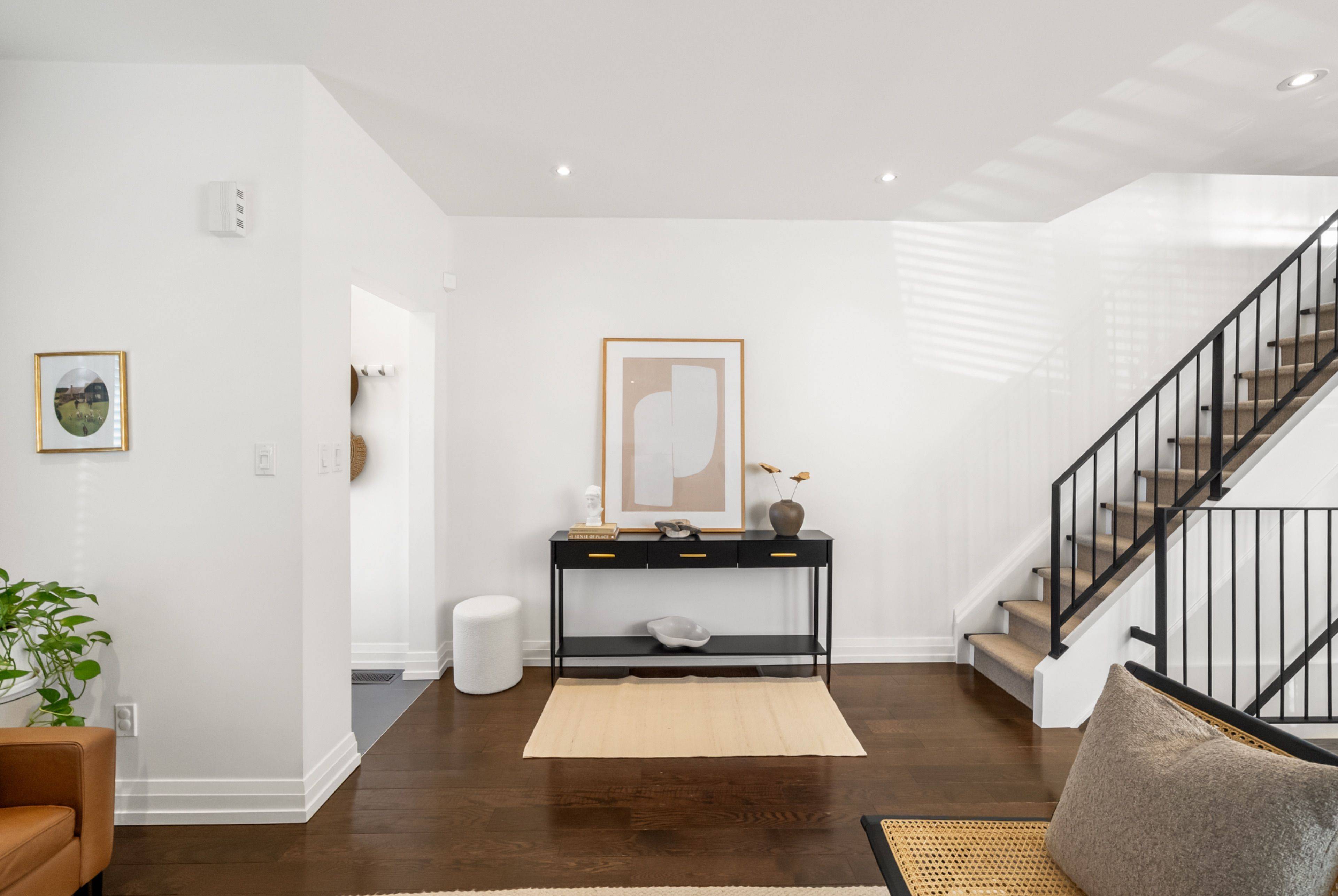 Toronto E01, ON M4J 3L9,1 Ravina CRES