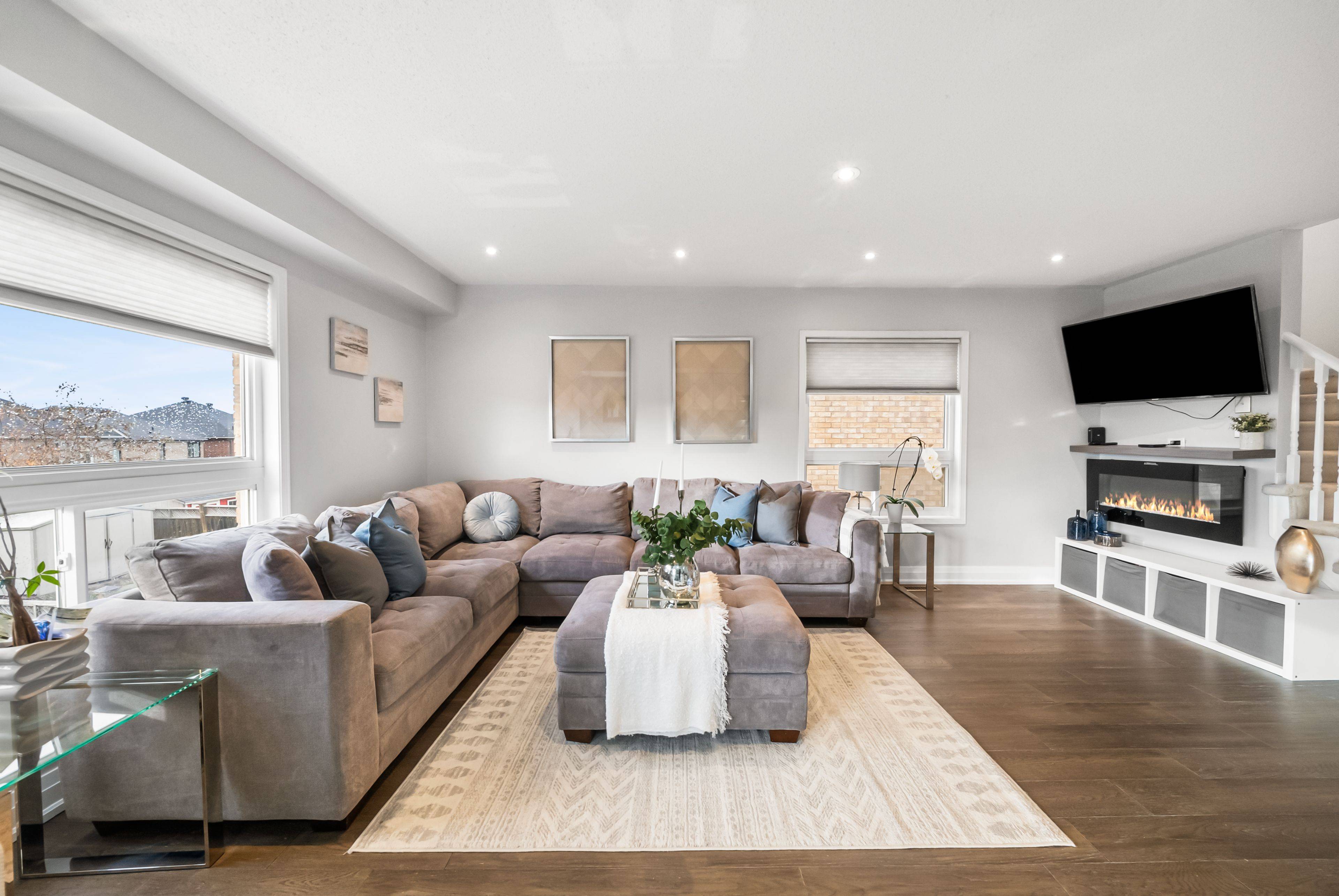 Ajax, ON L1T 4K4,205 Bean CRES