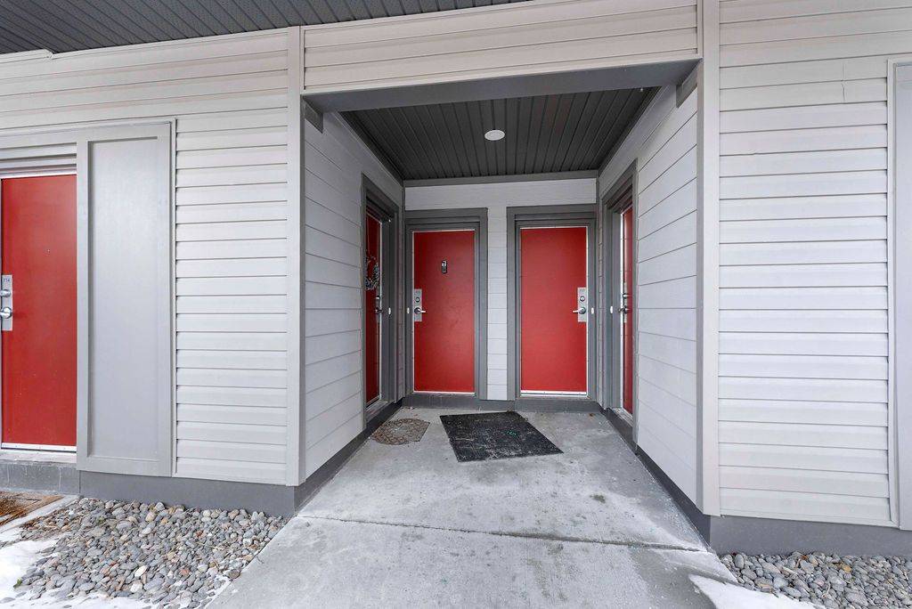 Pickering, ON L1X 0L4,2635 William Jackson DR #715