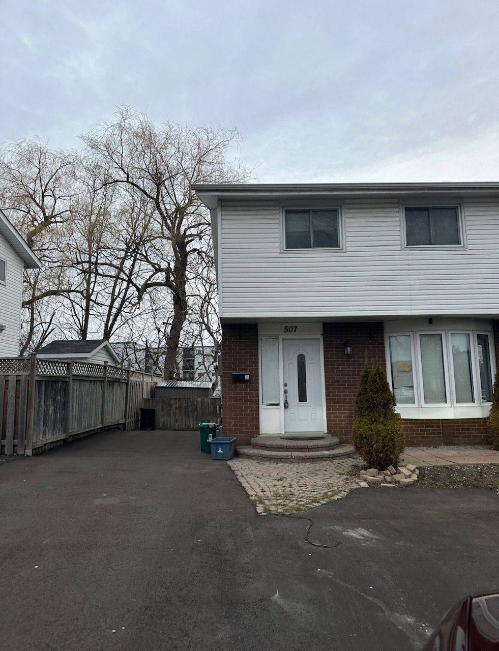 Oshawa, ON L1J 4W8,507 Grenfell ST