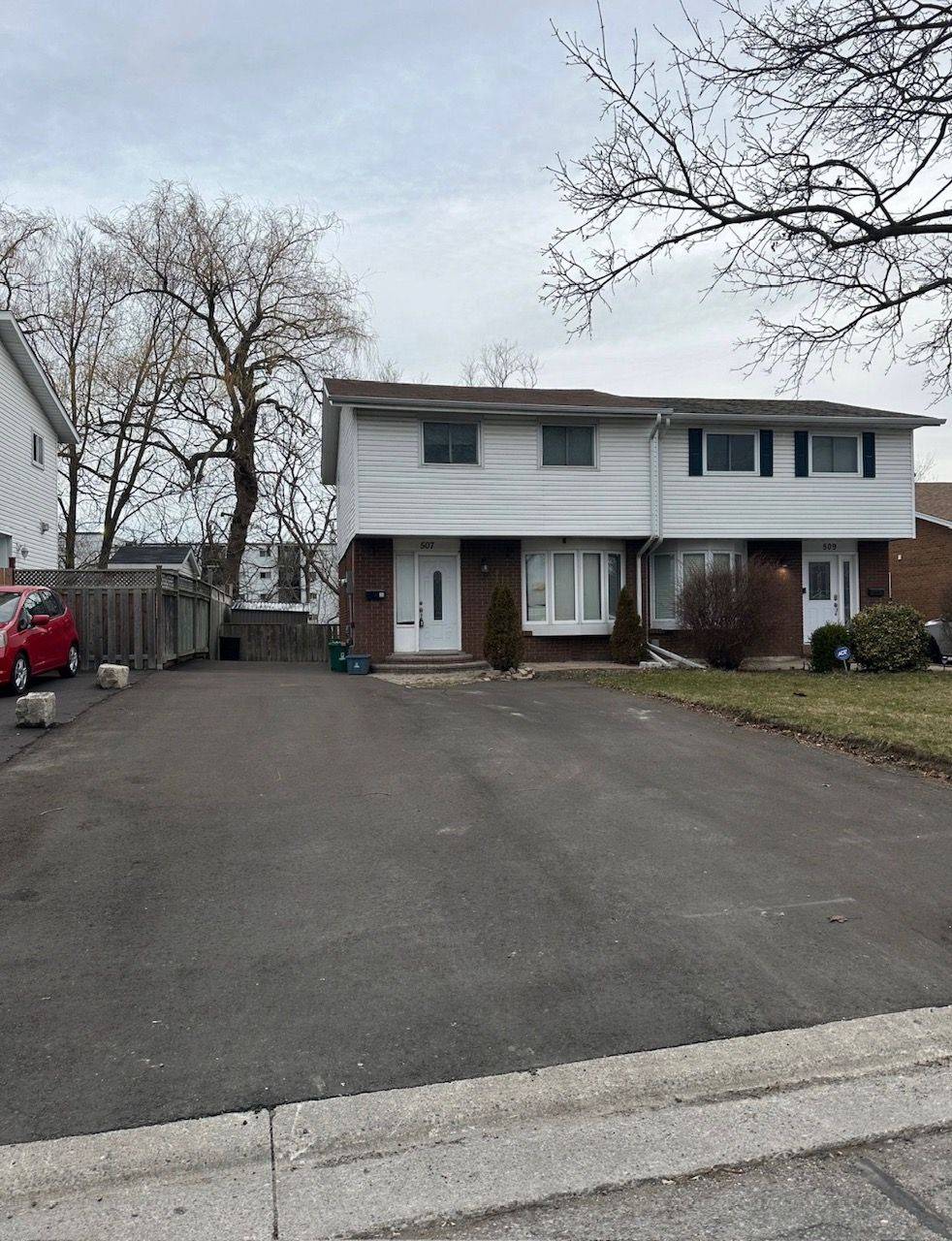 Oshawa, ON L1J 4W8,507 Grenfell ST