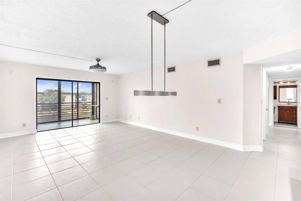 Tamarac, FL 33319,4930 E Sabal Palm Blvd #414