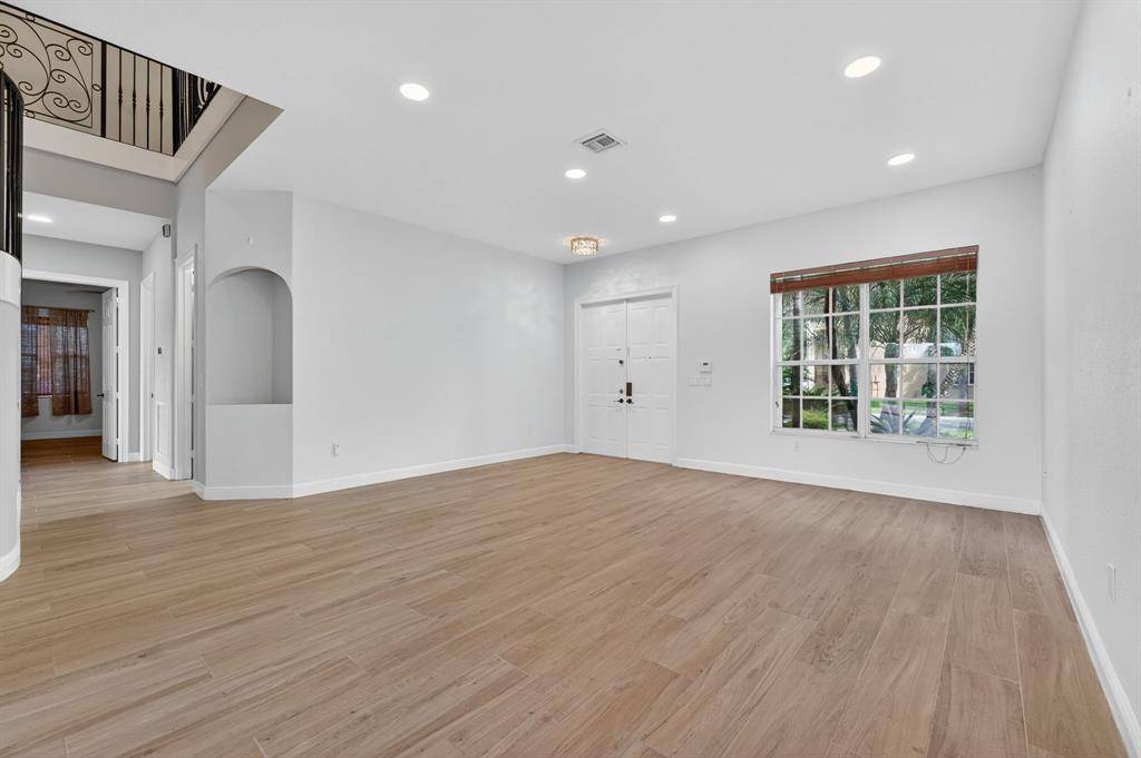 Miramar, FL 33029,18632 SW 55th St