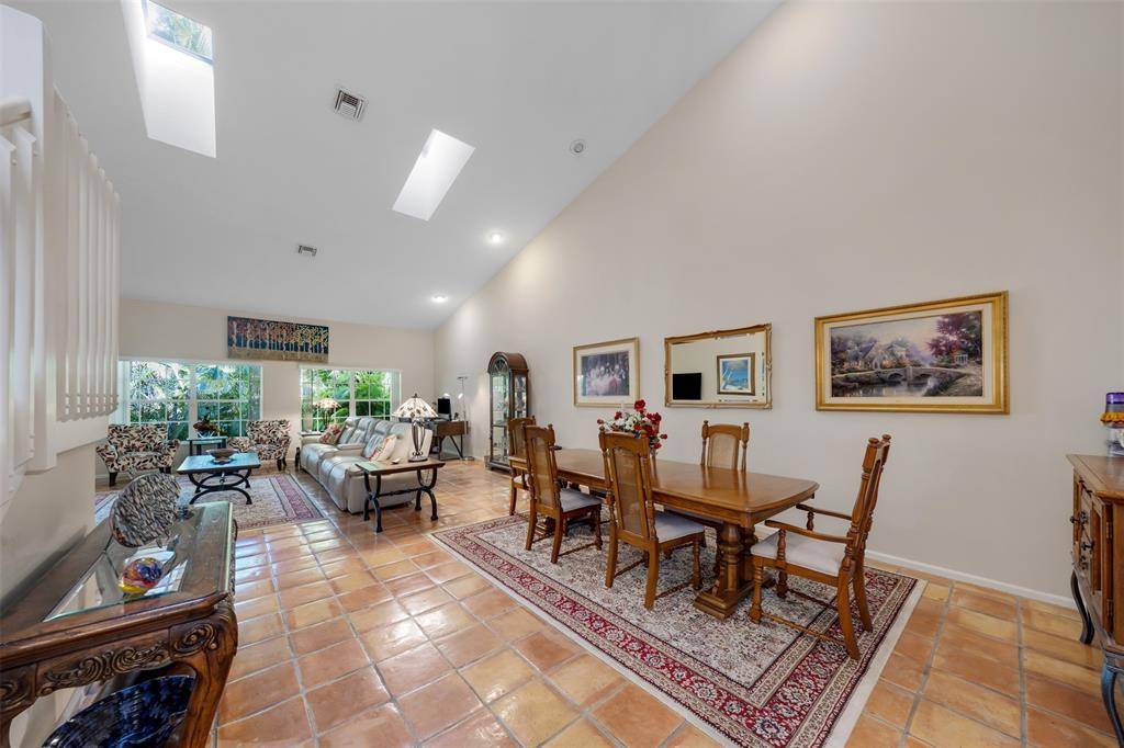 Pompano Beach, FL 33069,4115 Carriage Dr #P2