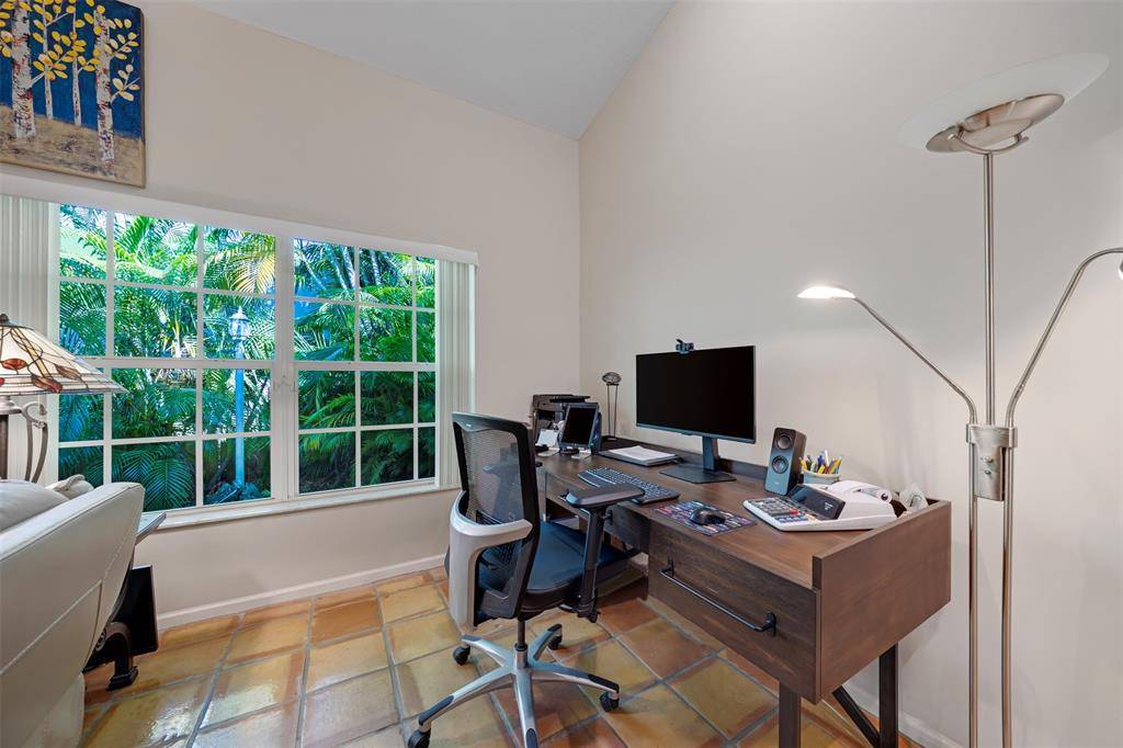 Pompano Beach, FL 33069,4115 Carriage Dr #P2