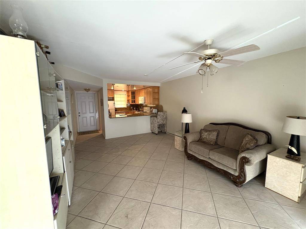 Fort Lauderdale, FL 33311,630 Tennis Club Dr #202