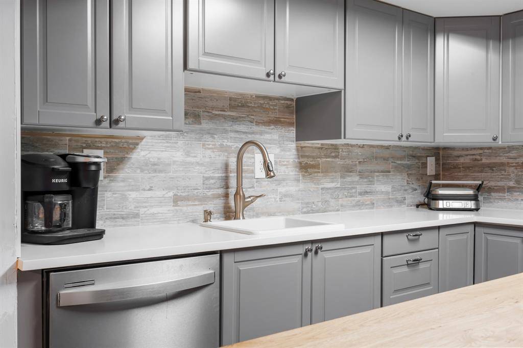 Coral Springs, FL 33065,8101 NW 27th St #4