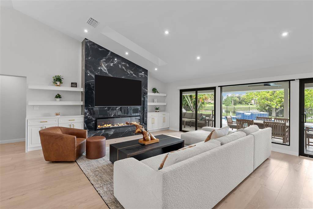 Palm Beach Gardens, FL 33412,8611 Gullane Ct