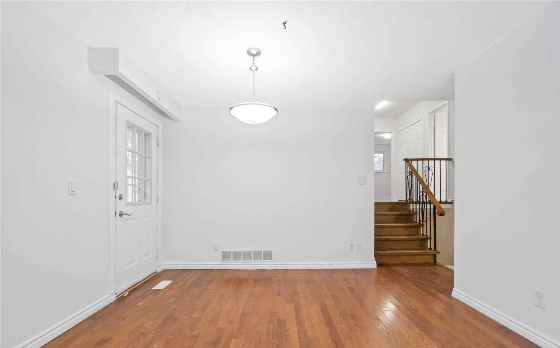 Richmond Hill, ON L4C 2R5,341 Crosby AVE