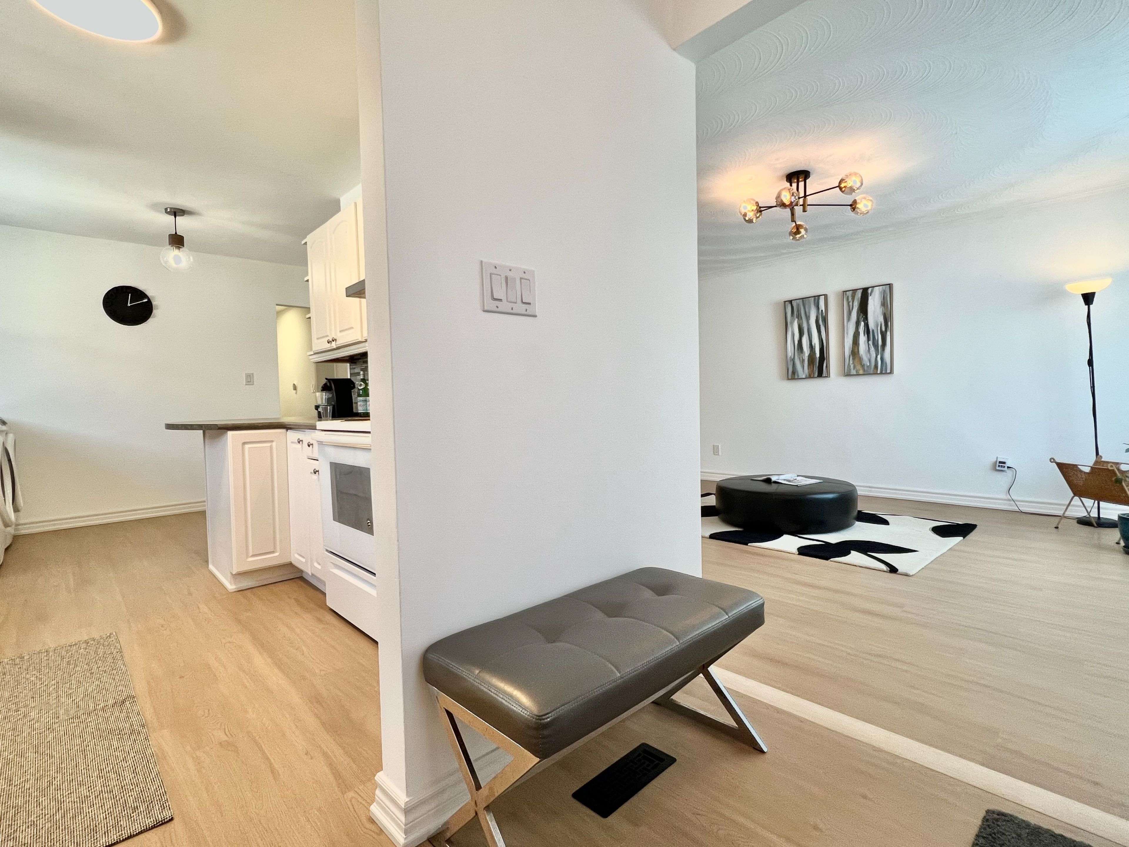 Newmarket, ON L3Y 2Z8,728 Sunnypoint DR