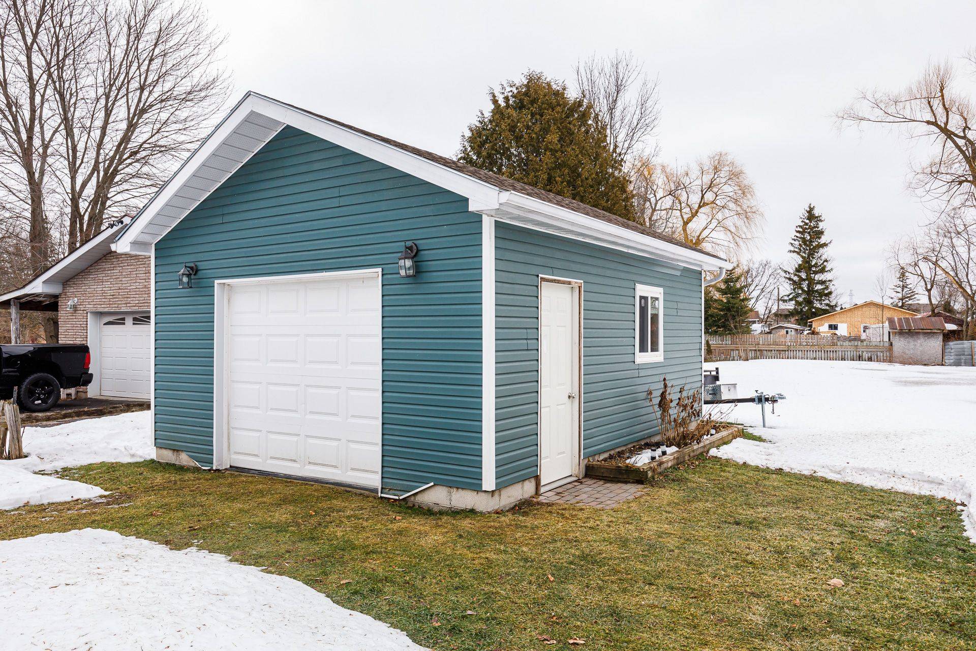 Clearview, ON L0M 1S0,225 Christopher ST