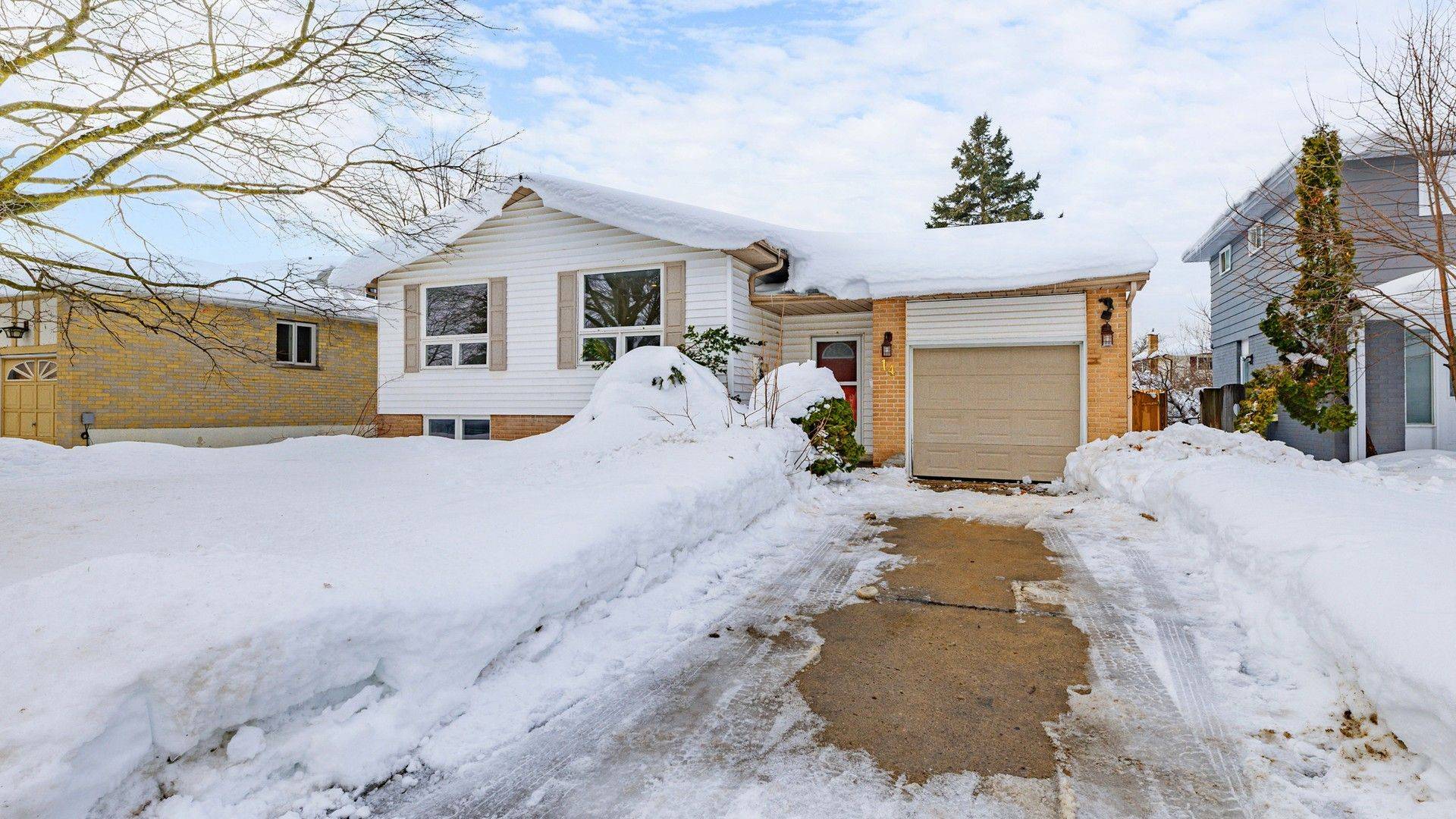 Barrie, ON L4M 4J1,14 Lonsdale PL