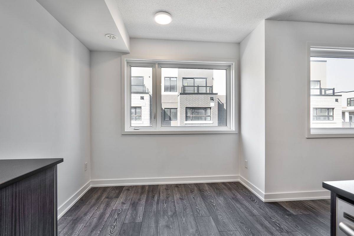 Burlington, ON L7T 0C3,1133 Cooke BLVD #806