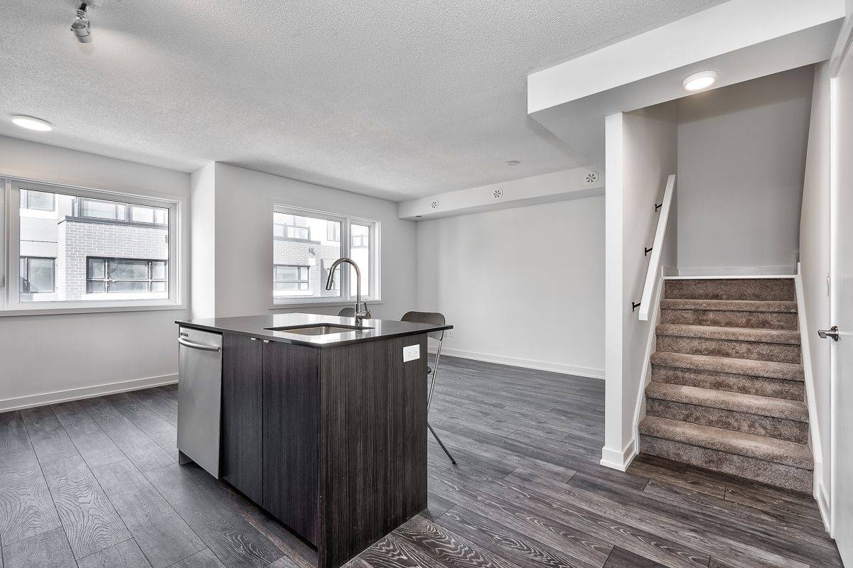 Burlington, ON L7T 0C3,1133 Cooke BLVD #806