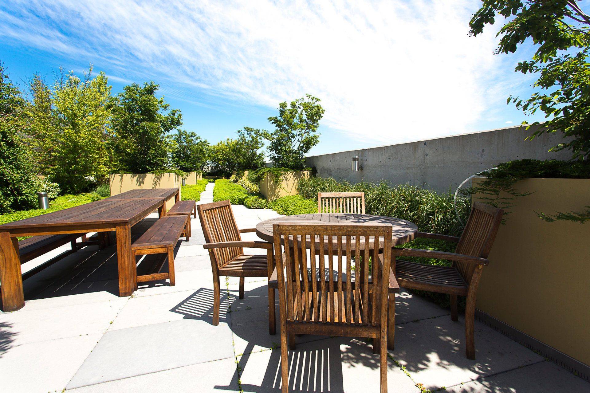 Toronto W05, ON M3J 0H1,20 De Boers DR #109