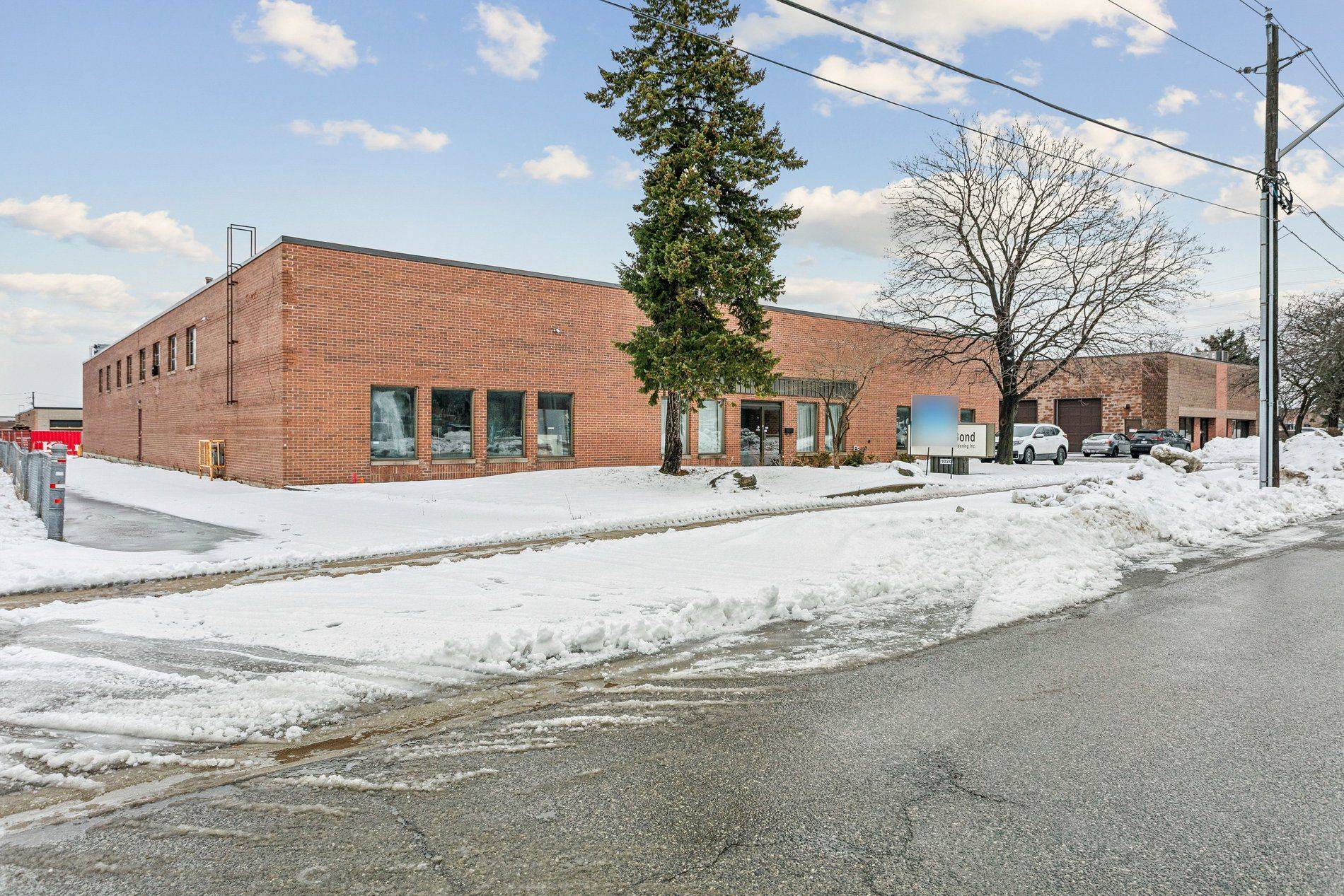 Mississauga, ON L4W 2X8,1020 Stacey CT