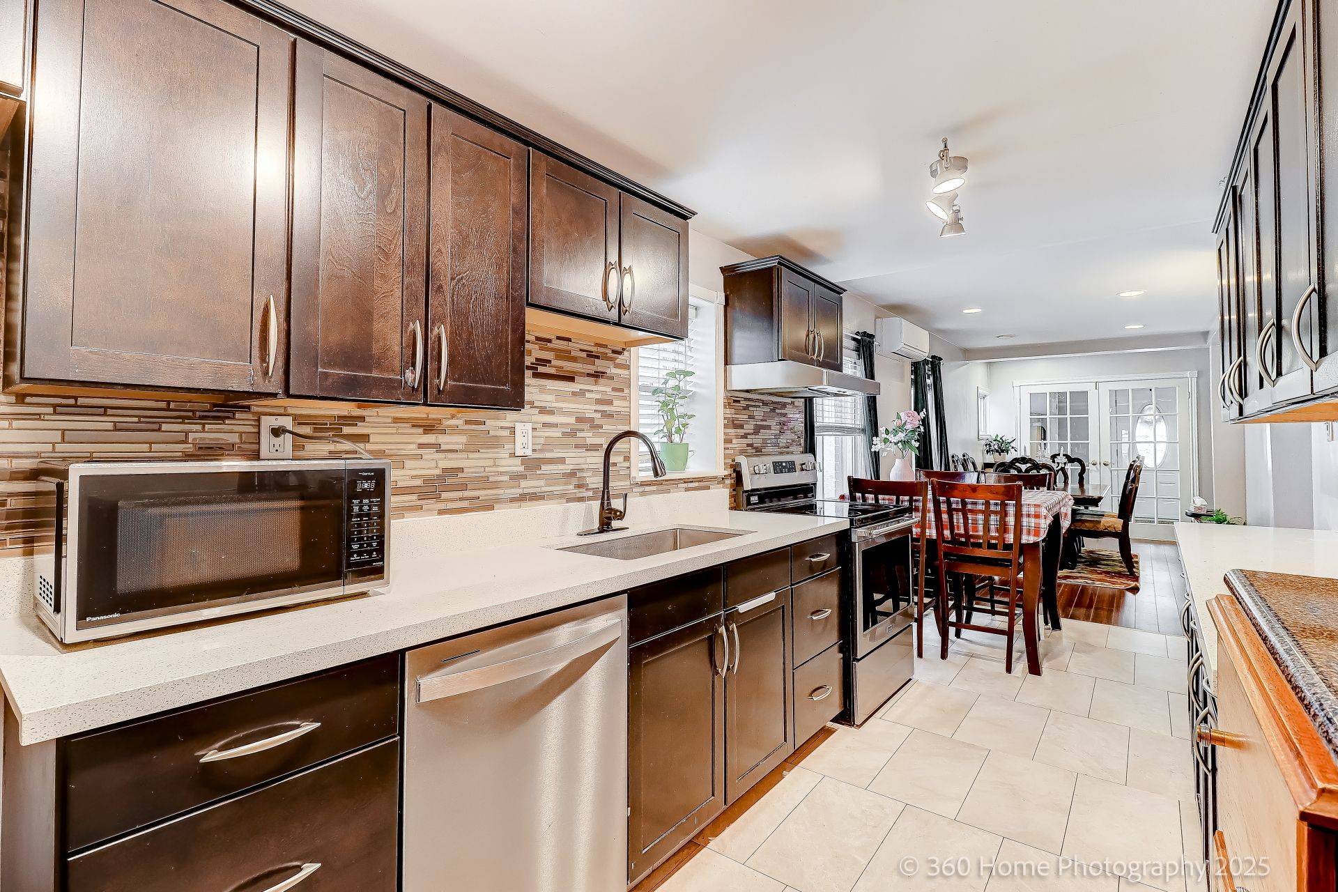 Toronto W03, ON M6N 3Z8,43 Mould AVE