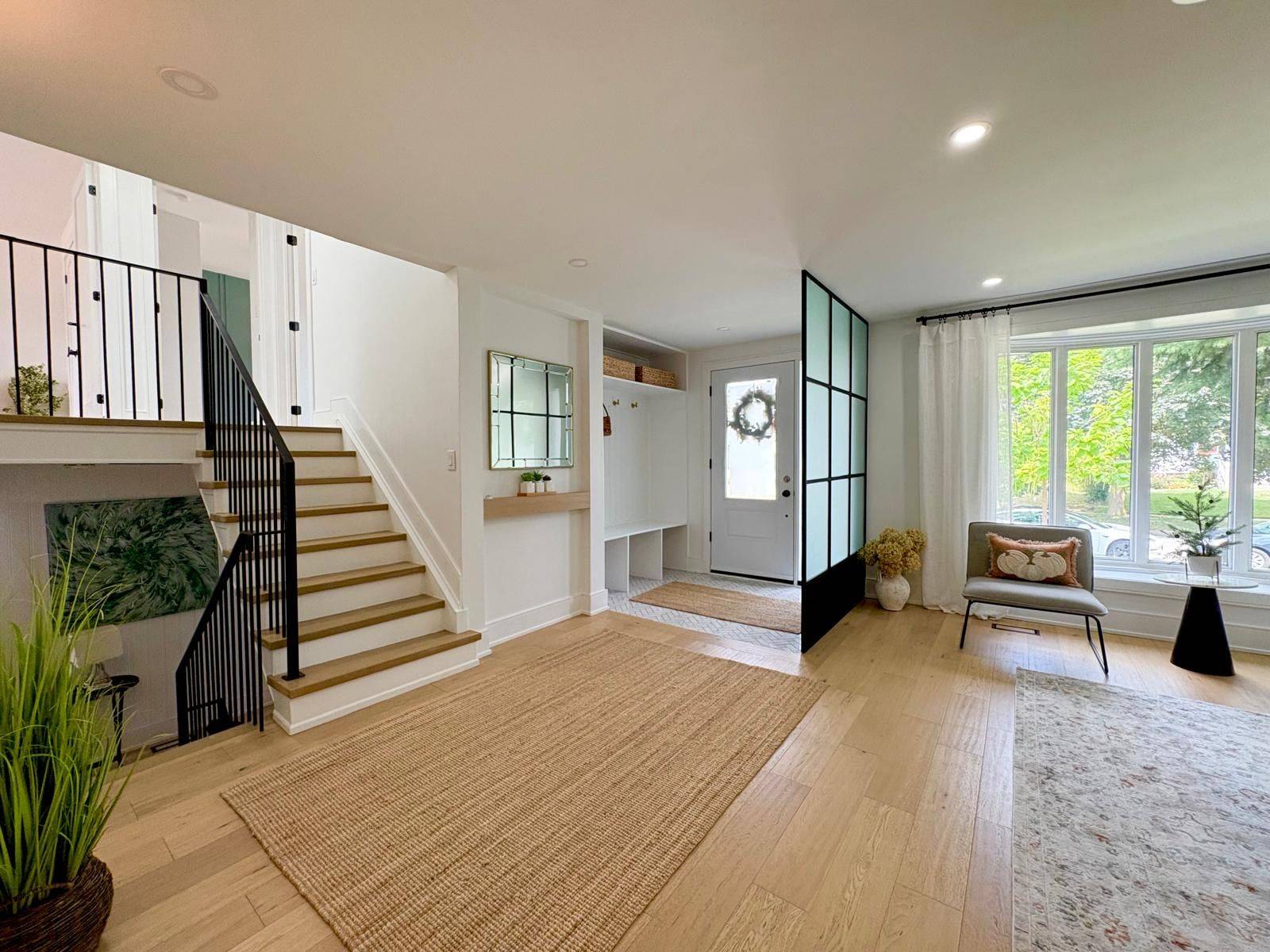 Toronto W09, ON M9P 1P8,23 Drury LN