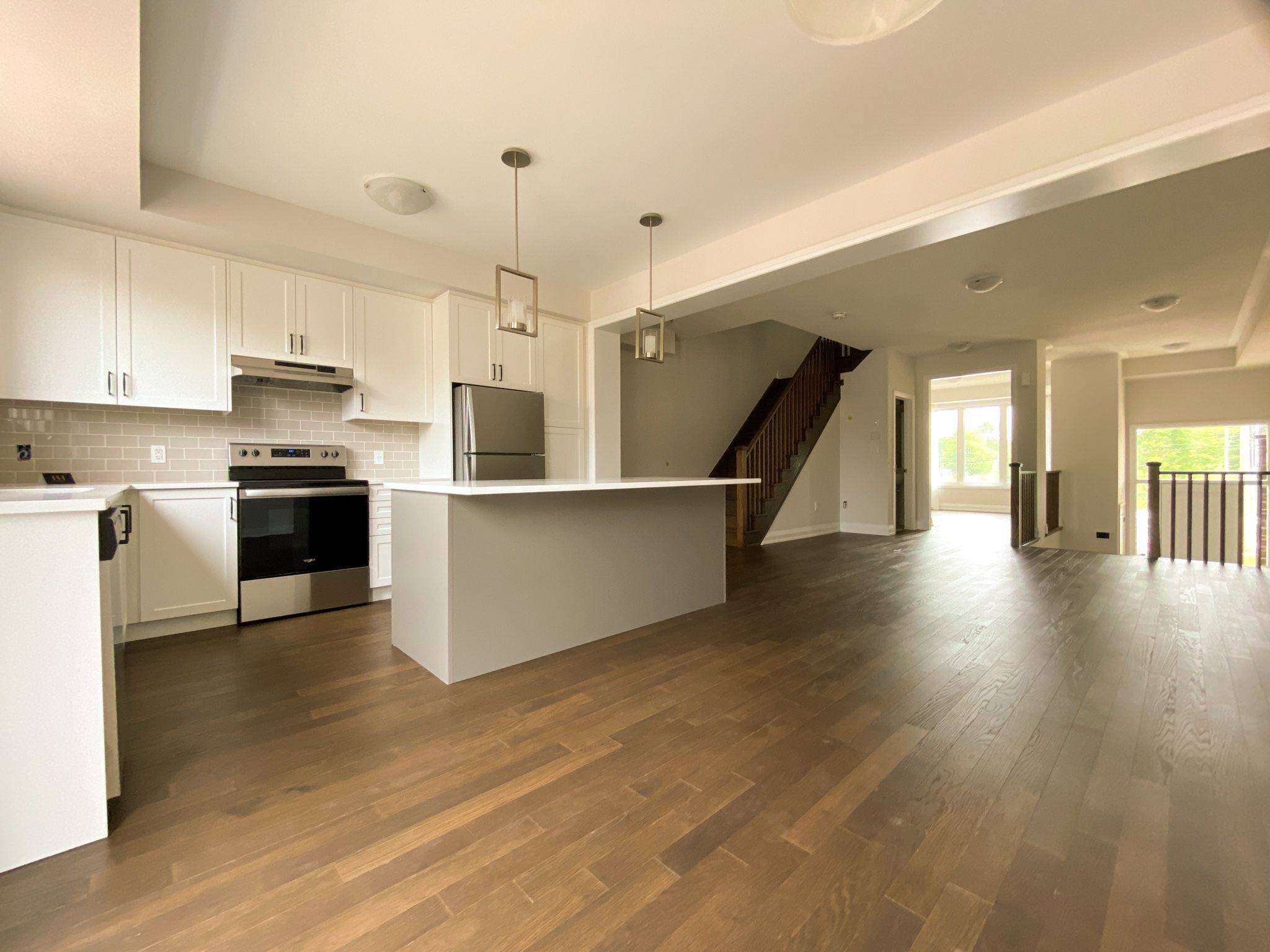 Oakville, ON L6M 5L3,1490 Yellow Rose CIR