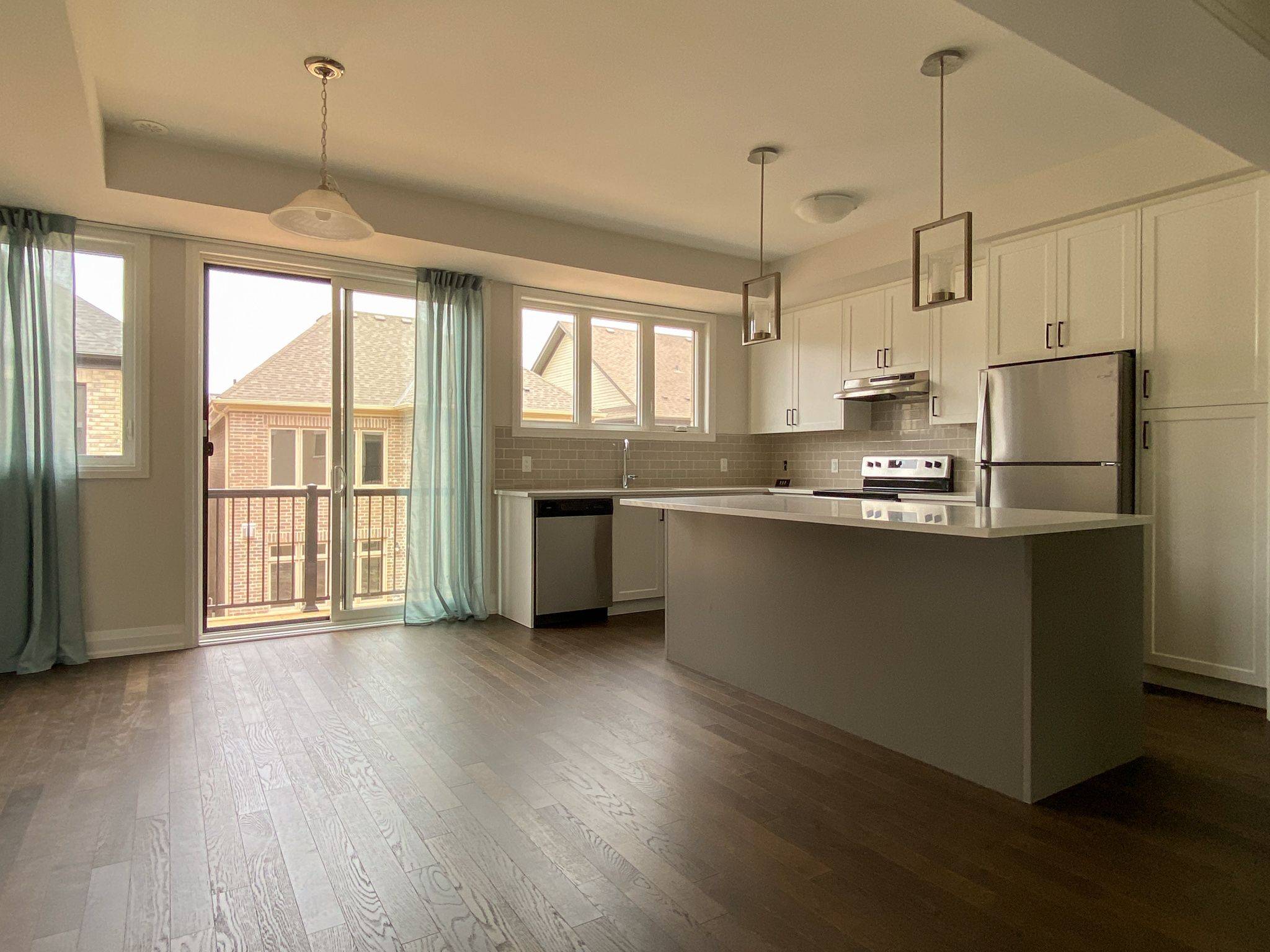 Oakville, ON L6M 5L3,1490 Yellow Rose CIR