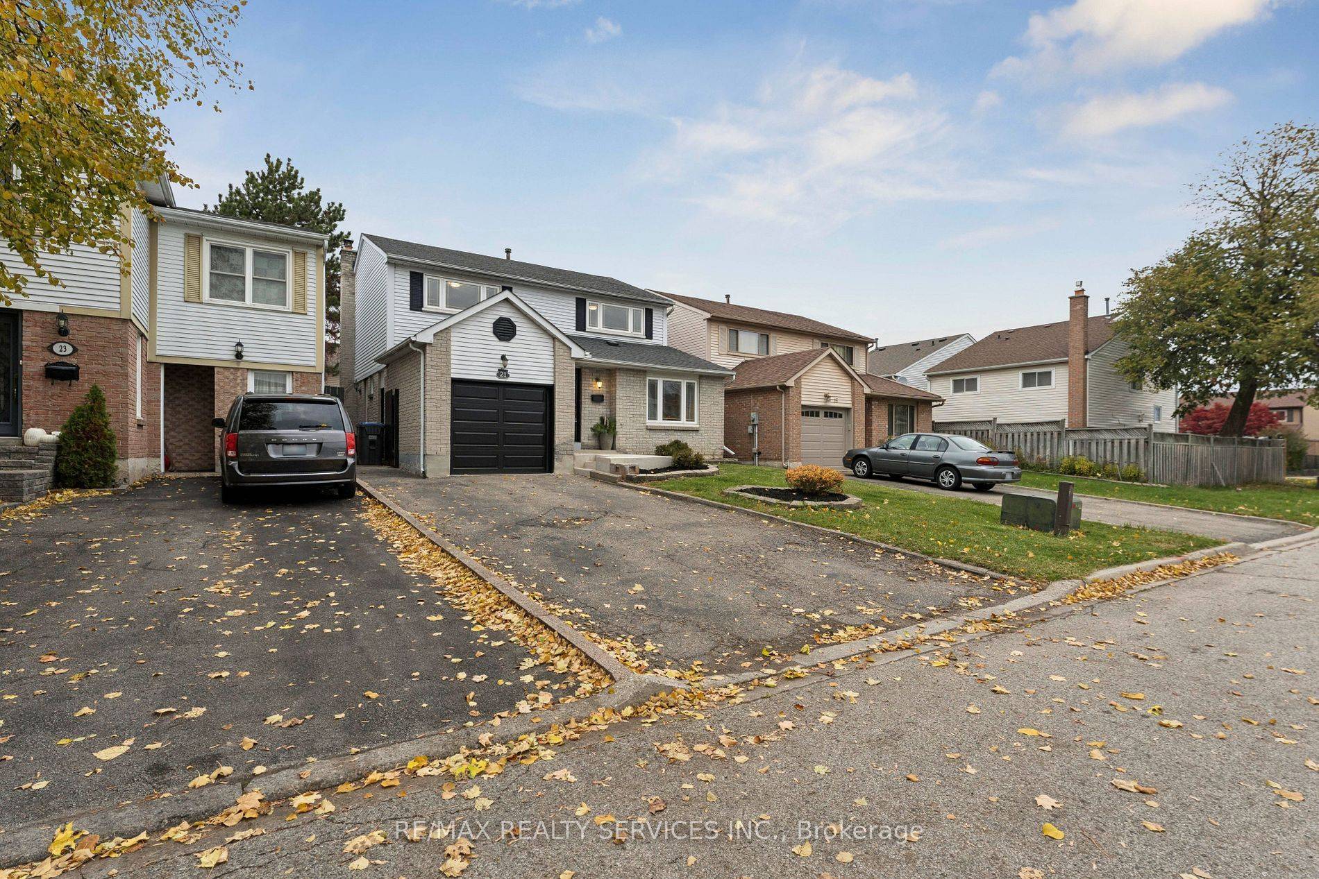 Brampton, ON L6S 3N1,21 Majestic CRES