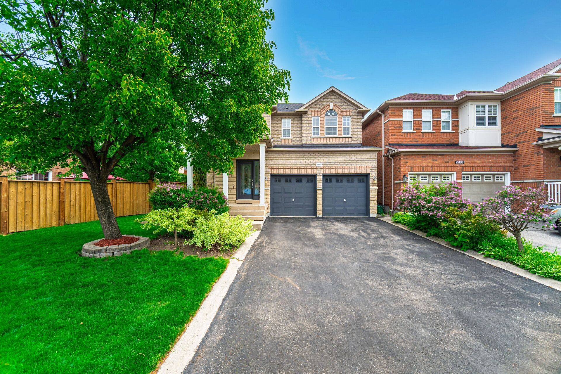 Mississauga, ON L5M 7H4,3896 Bloomington CRES
