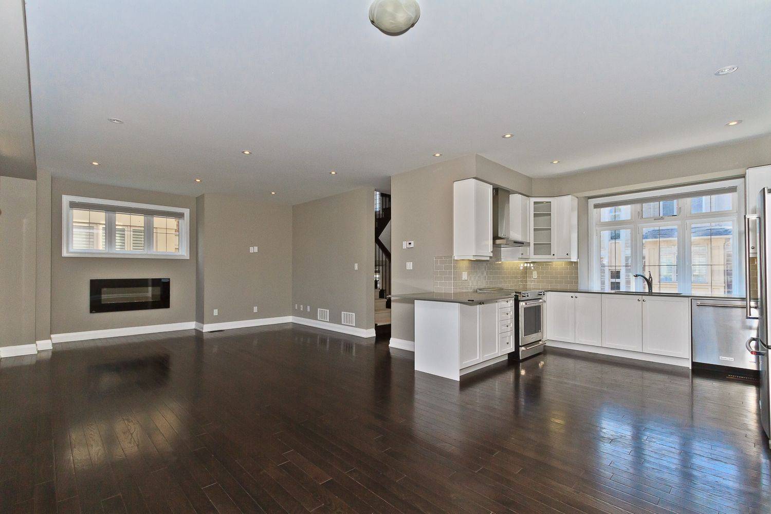 Oakville, ON L6M 0Y2,2011 Deerview Common RD