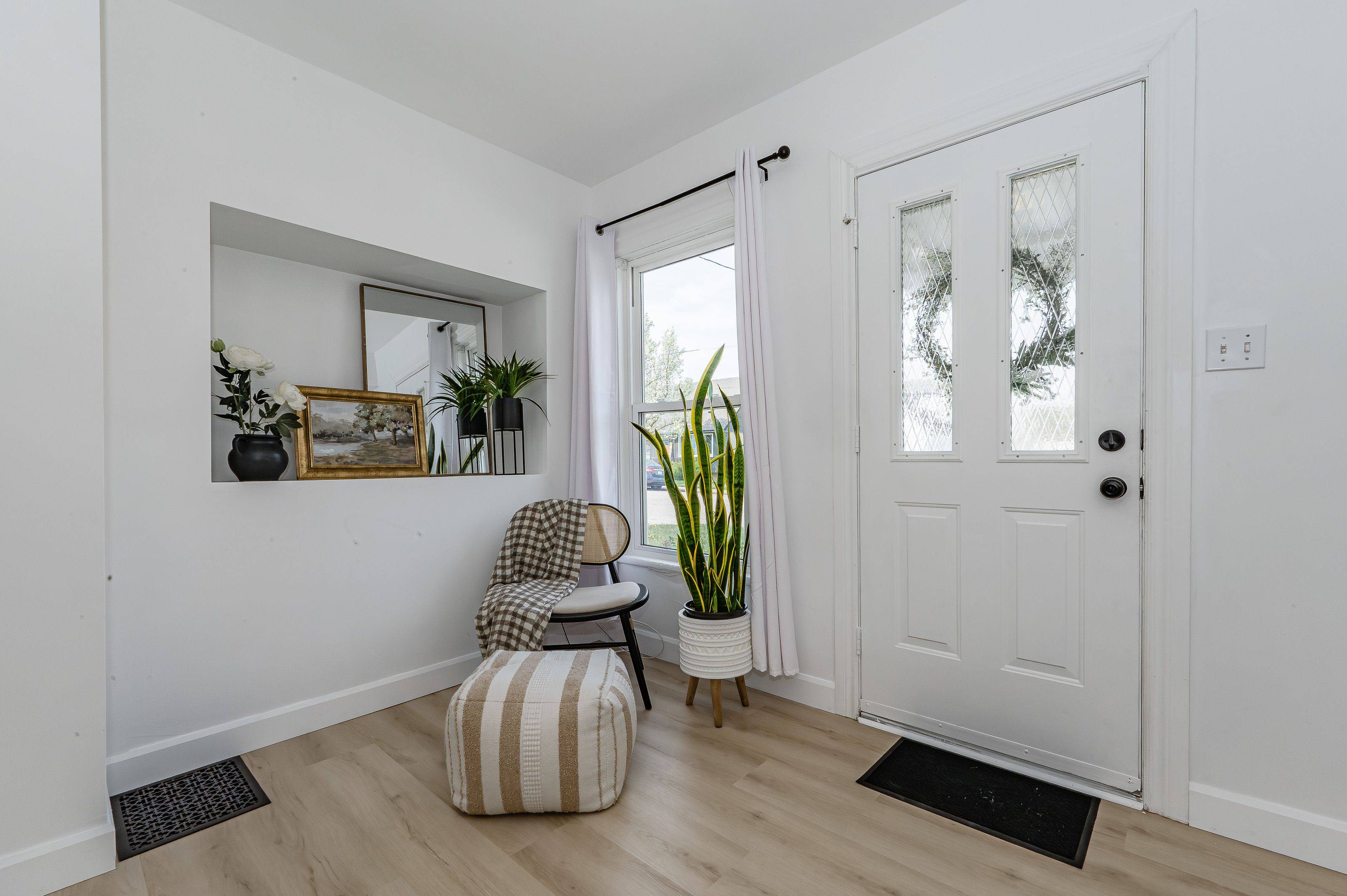 Woodstock, ON N4S 3L7,17 Dover ST