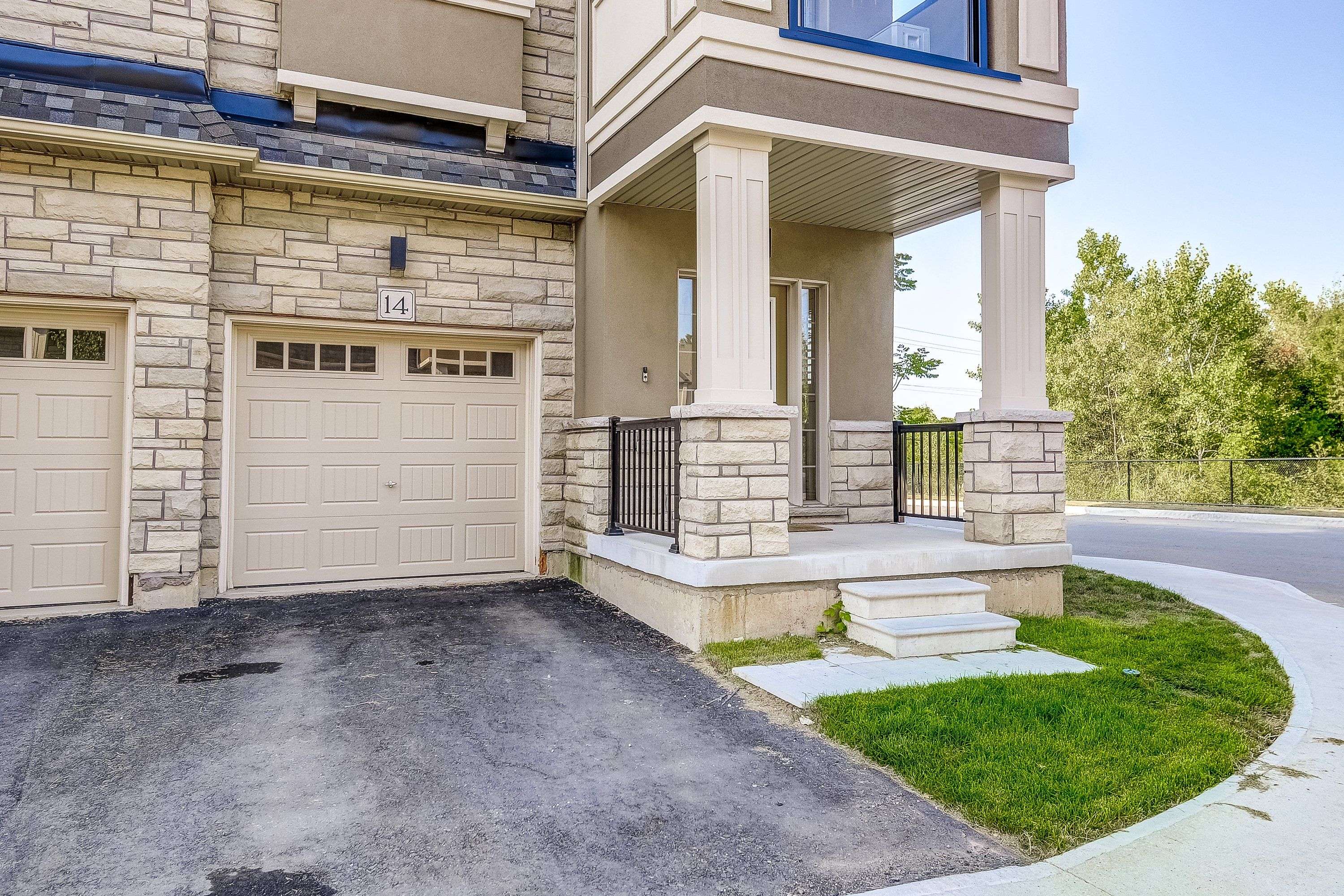 Hamilton, ON L9G 3K9,305 Garner RD W #14