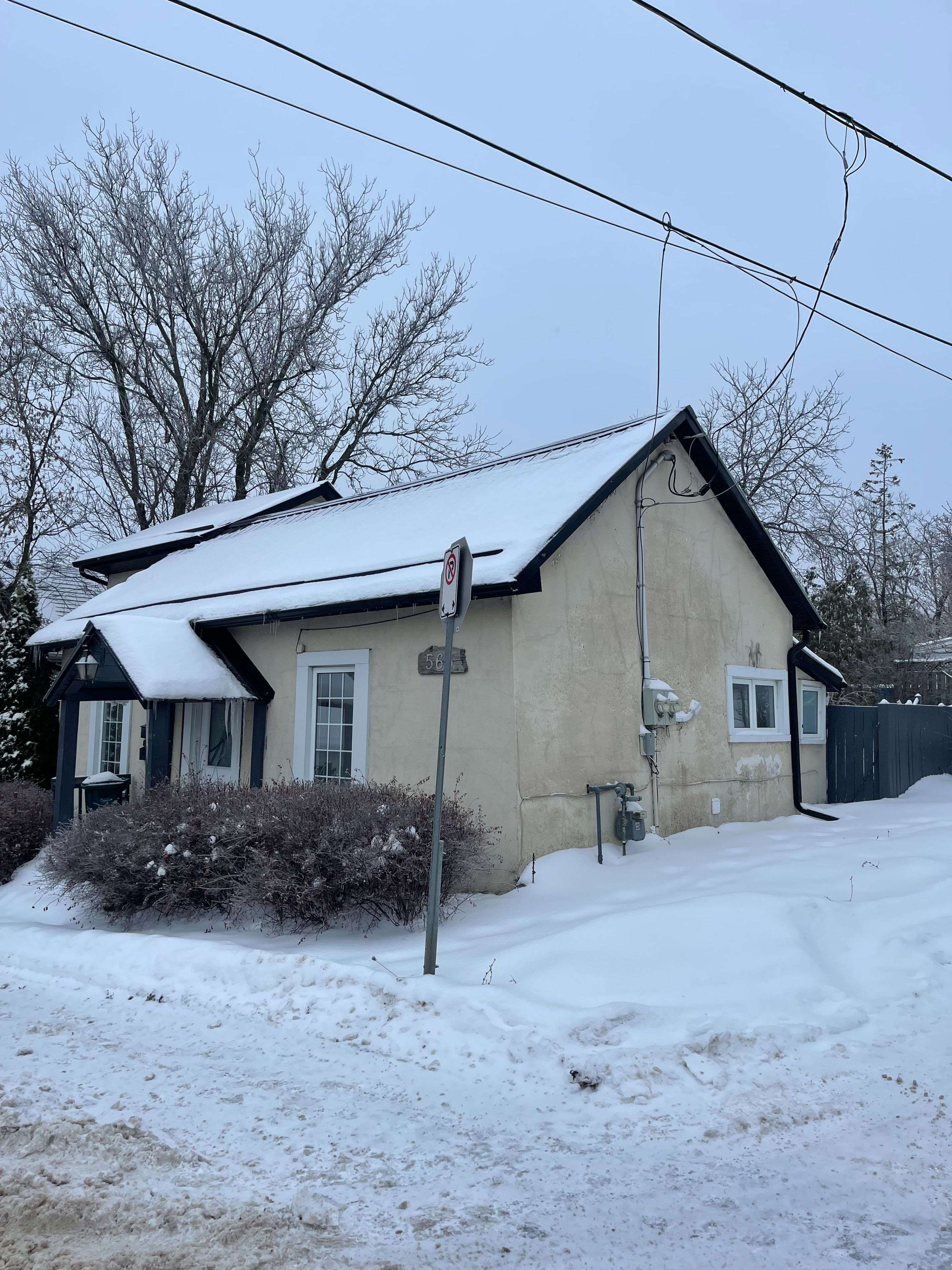 Kingston, ON K7M 2H5,563 Union ST #2