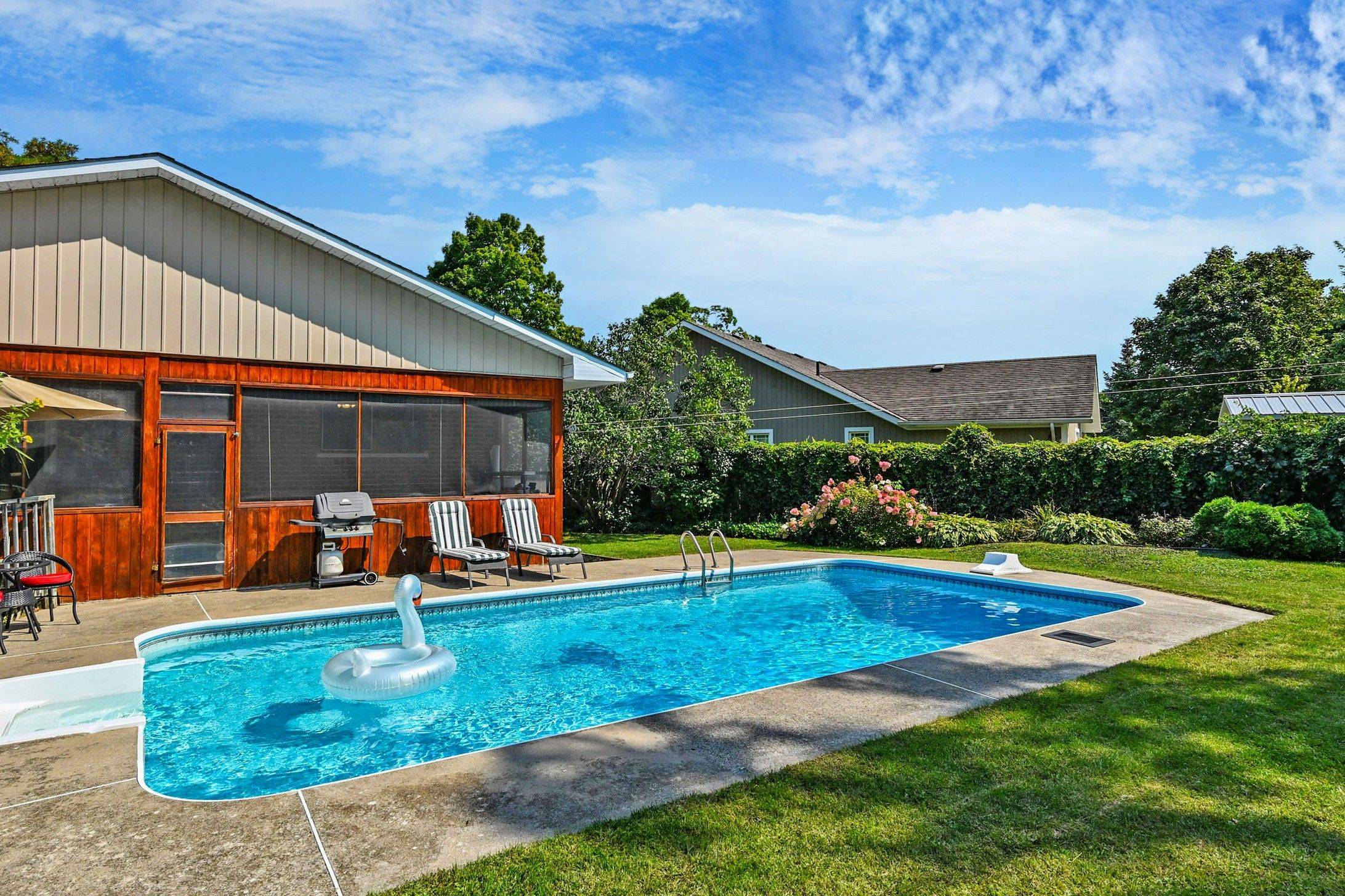 Kawartha Lakes, ON K0M 1N0,121 Queen ST