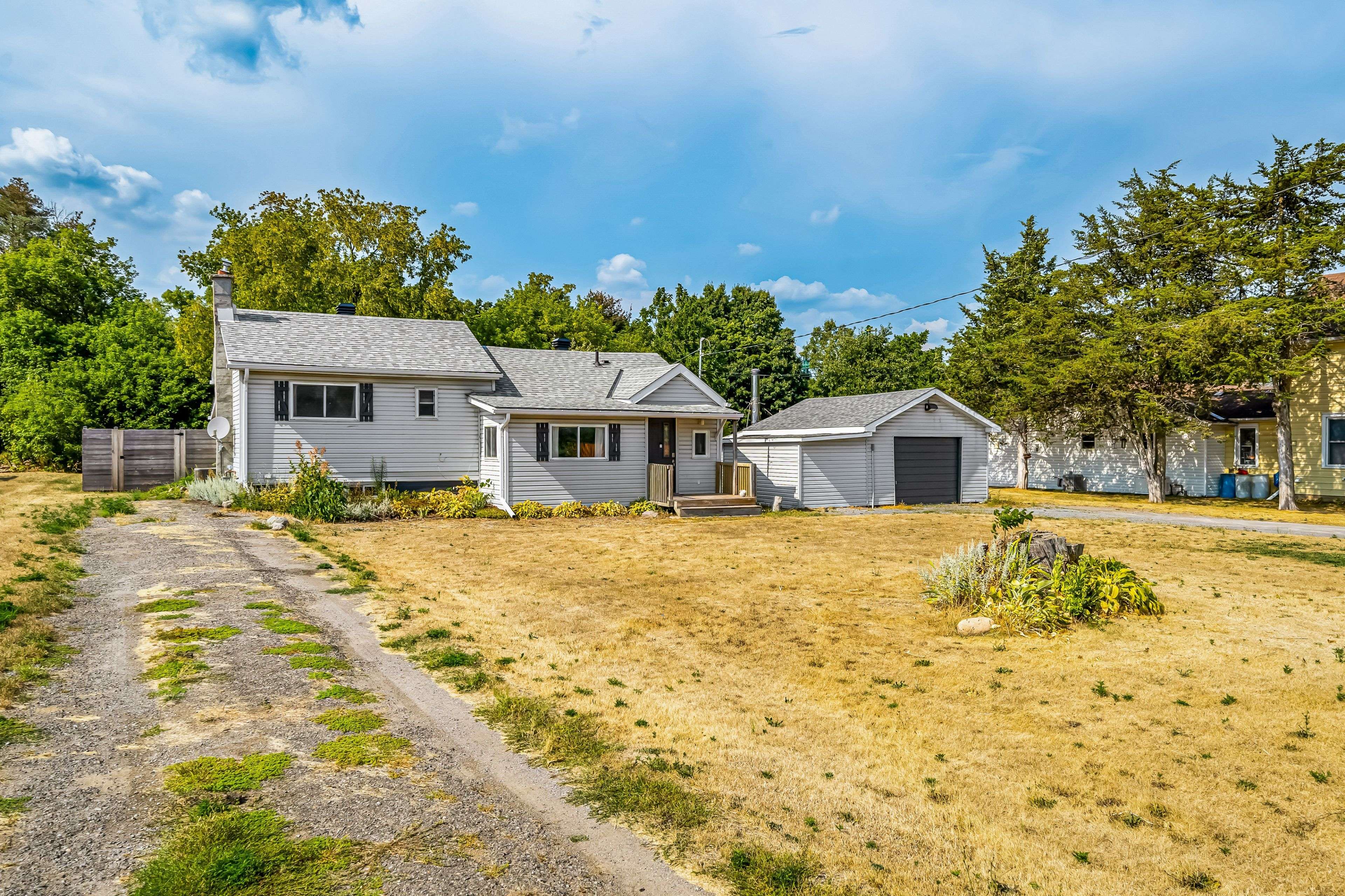 Quinte West, ON K8V 5P4,18156 Telephone RD