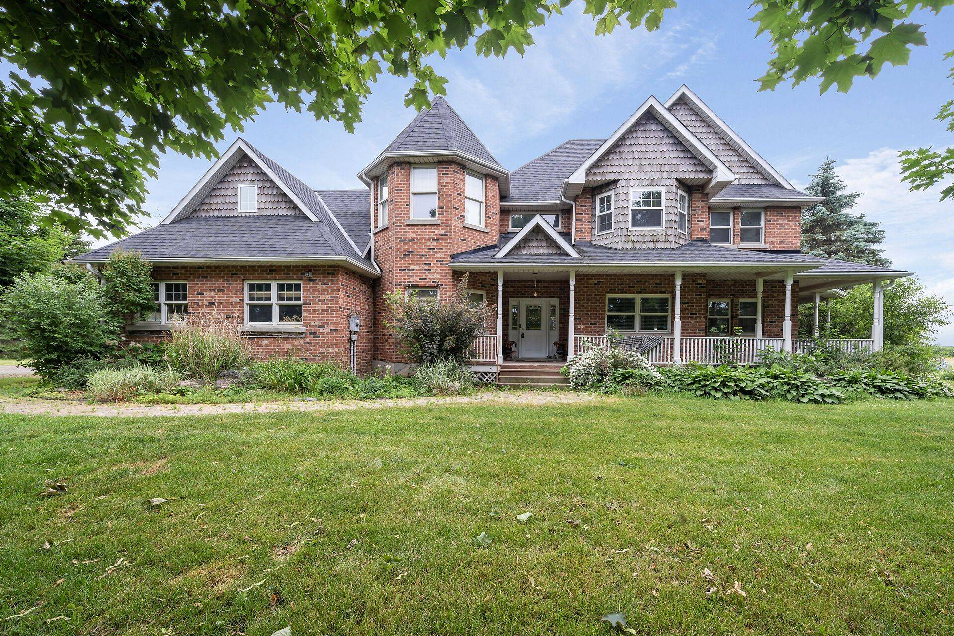 Hamilton, ON L9H 5E2,692 5 Concession W