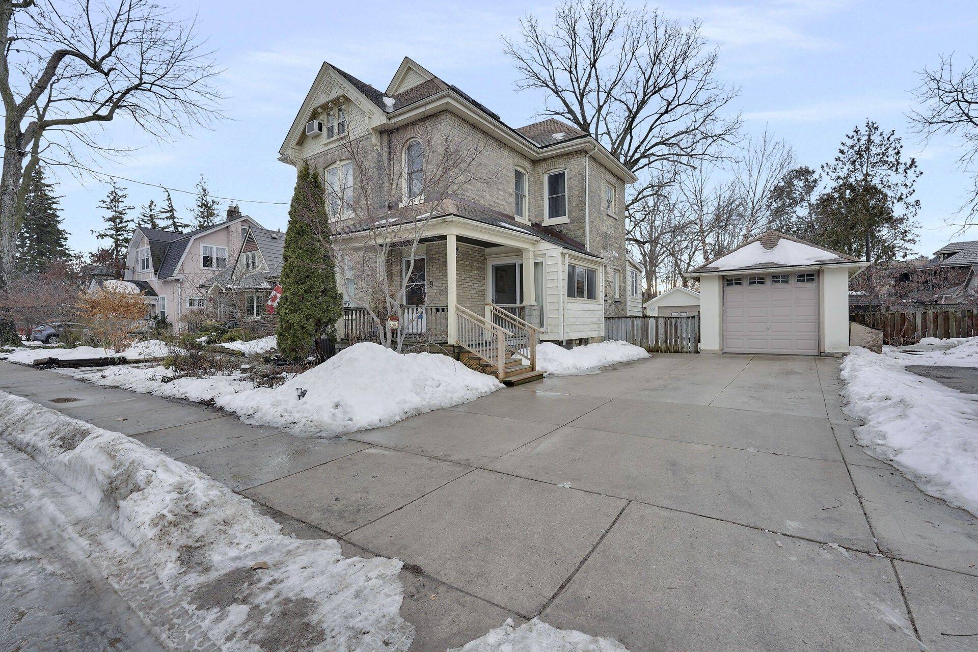 London South, ON N6C 3S9,9 Marley PL