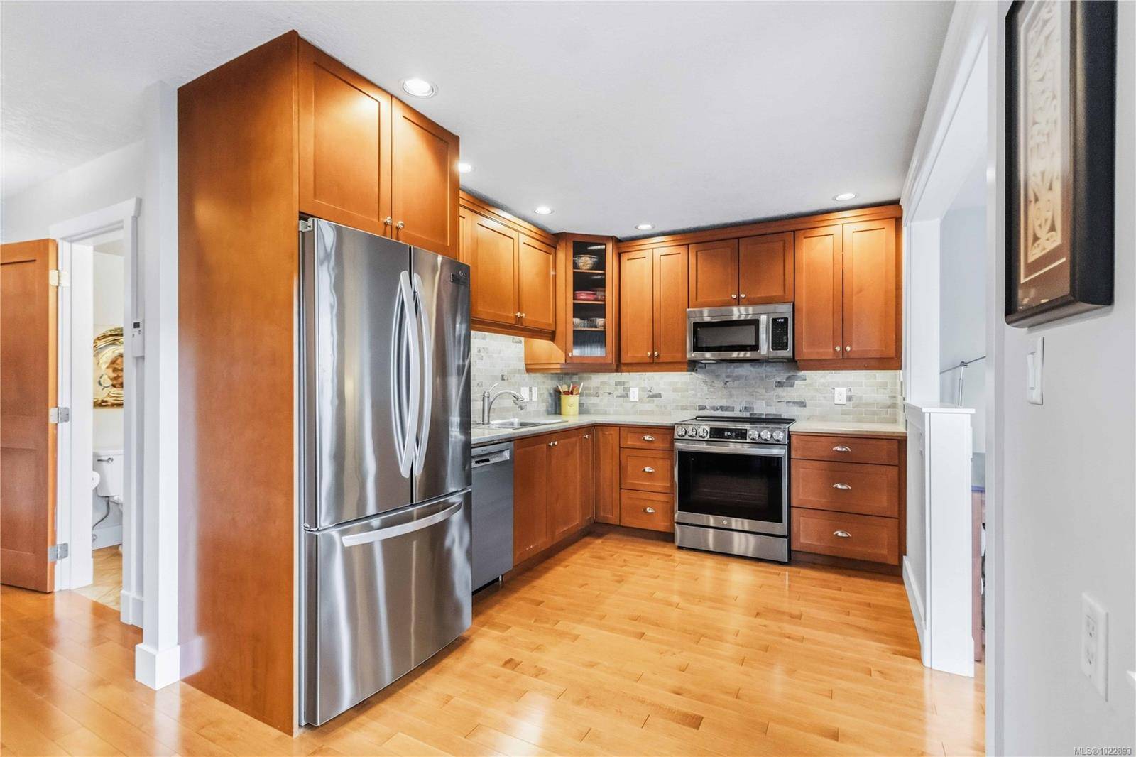 Saanich, BC V8N 1A6,1741 McKenzie Ave #18