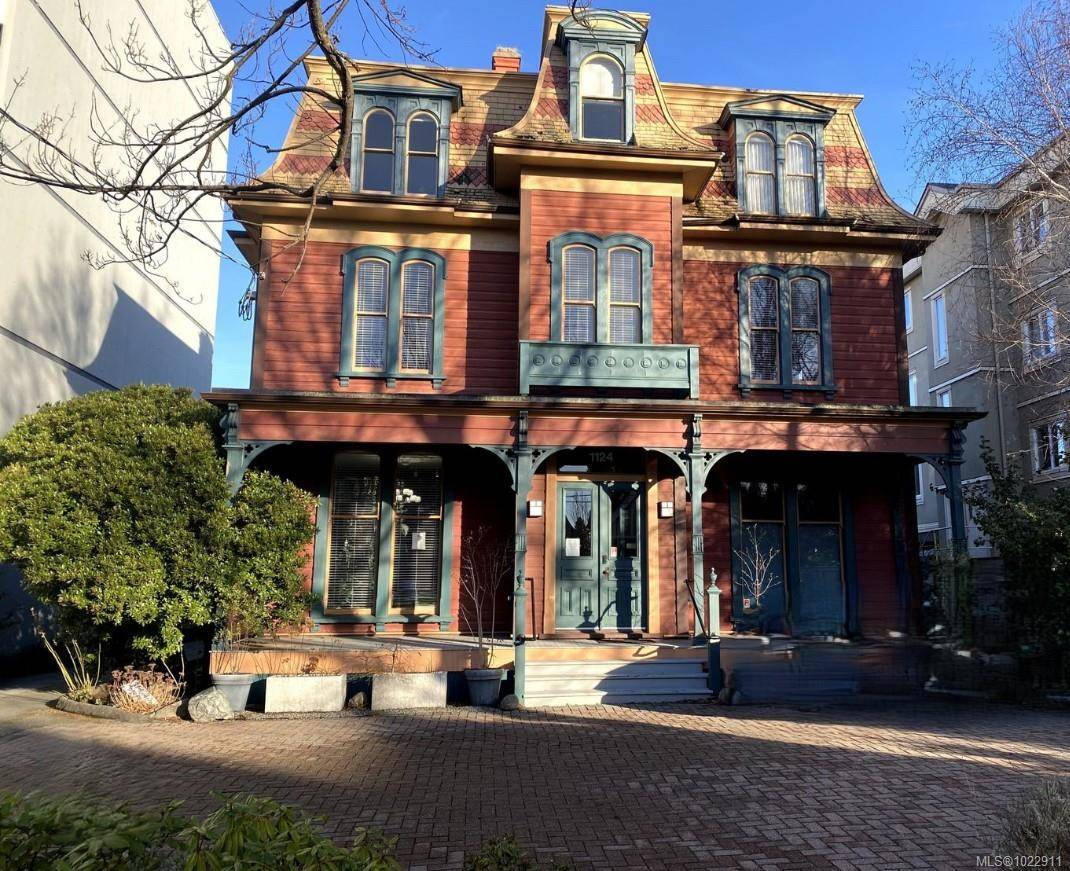 Victoria, BC V8V 3K8,1124 Fort St #201
