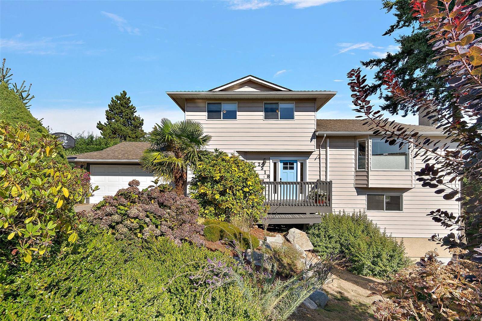 Central Saanich, BC V8Z 6Y3,2518 Monte Vista Pl